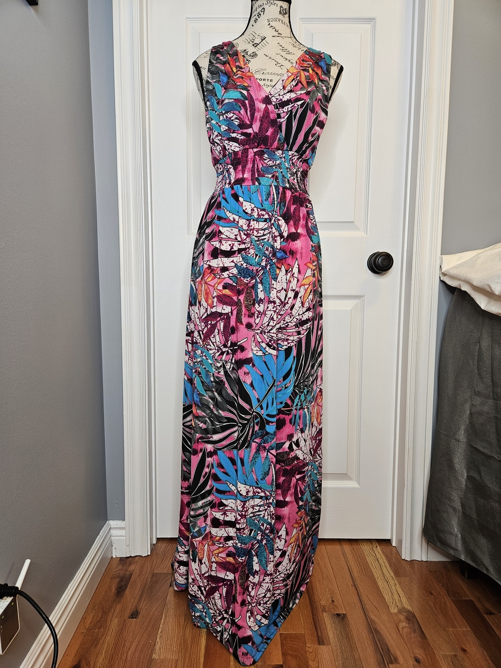 NWOT Streetwear Society Tropical Print Maxi Dress Teal Pink Black Size M Summer